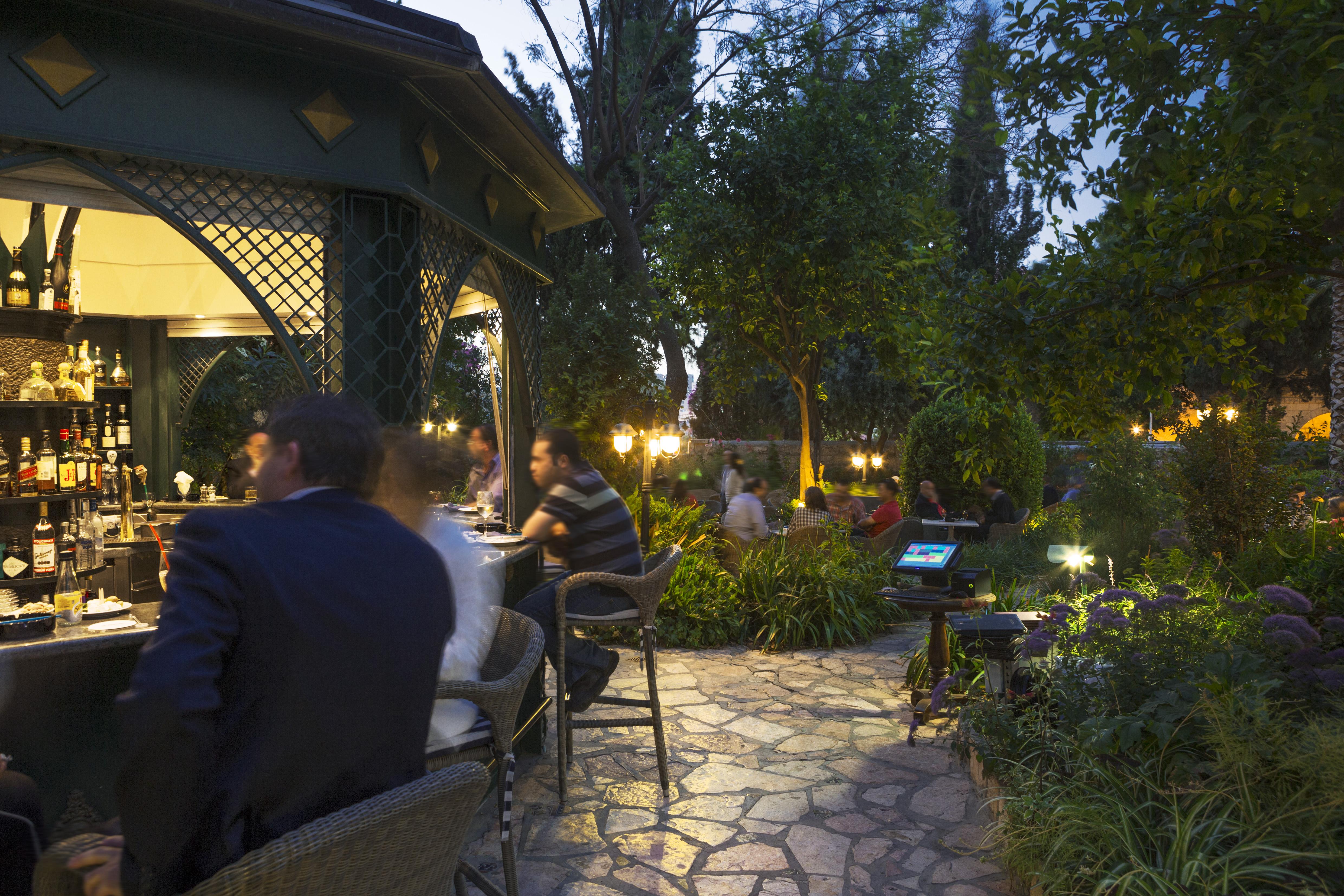 The American Colony Hotel - Small Luxury Hotels Of The World Йерусалим Екстериор снимка The bar at night